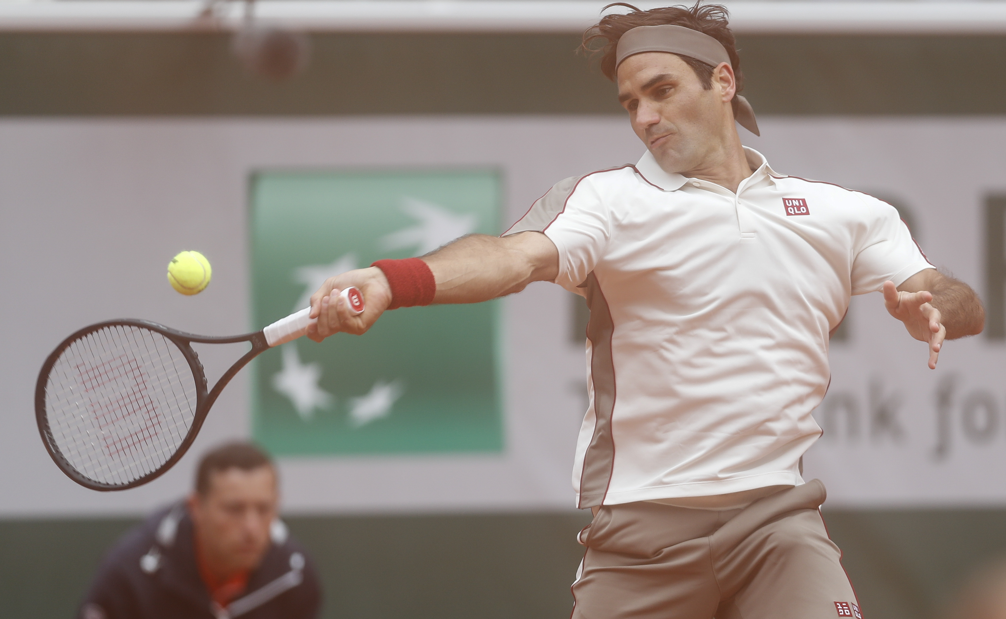 意大利网球队翻盘法国网球队，纳达尔制霸全场的简单介绍