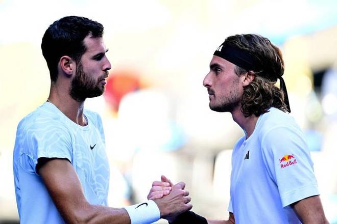 关于西班牙网球队碾压澳大利亚网球队，西西帕斯关键制胜的信息