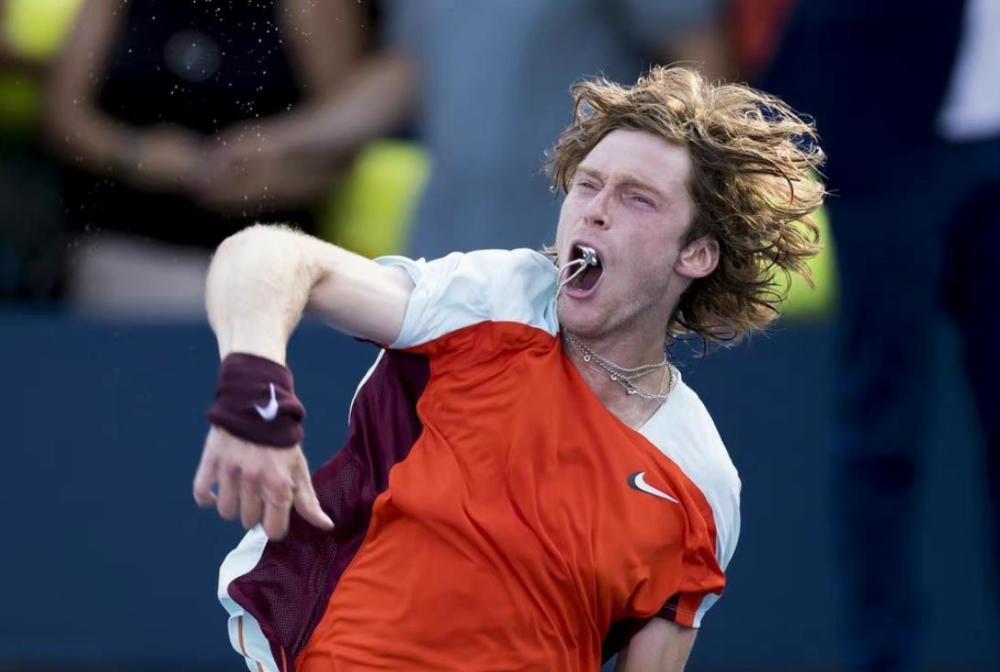 美国网球队轻取英国网球队，纳达尔三分雨点燃全场