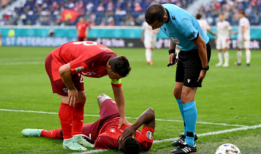 西班牙完胜瑞士，厄德高完成帽子戏法