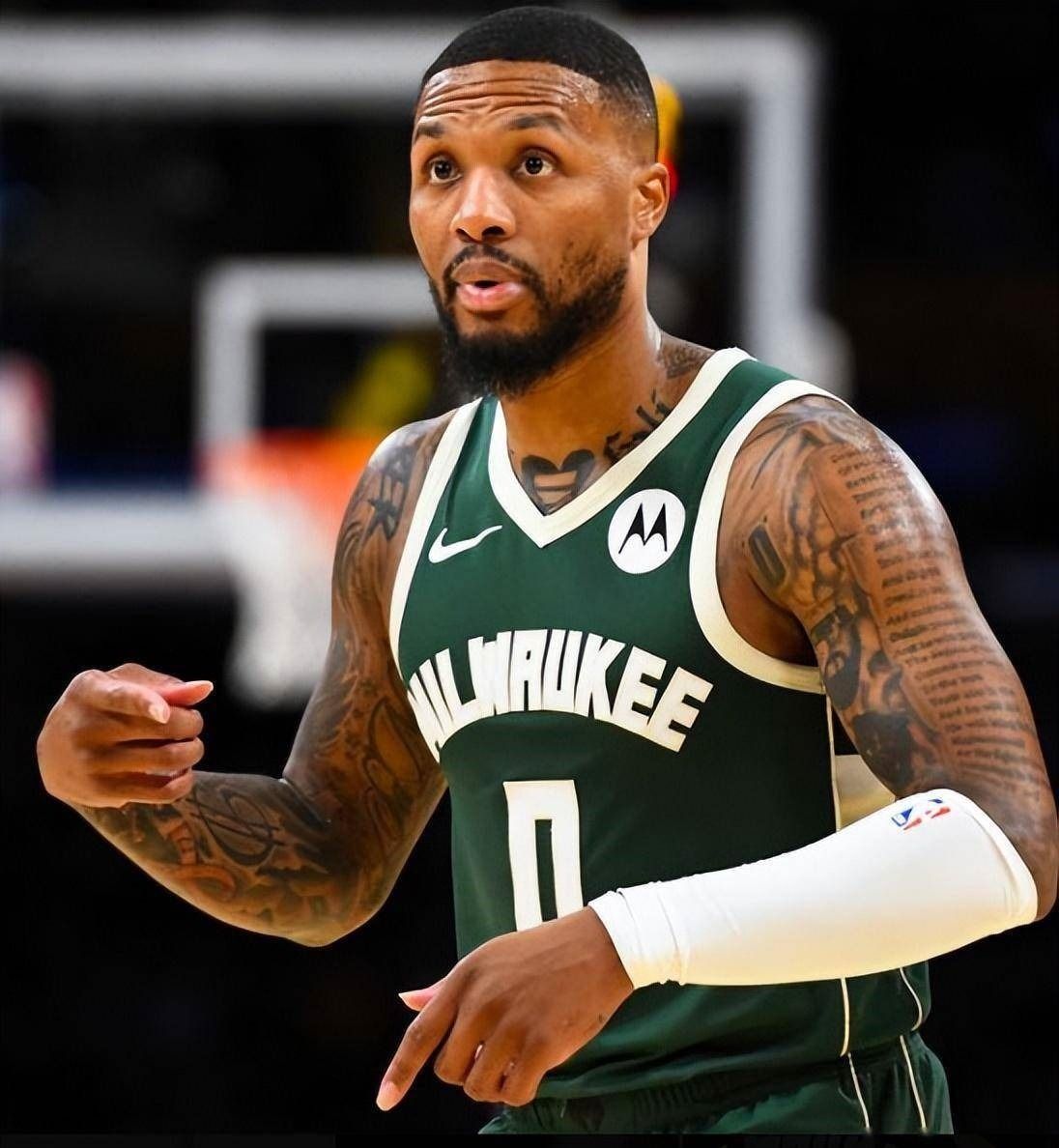 包含篮网血洗勇士，利拉德打破历史纪录的词条