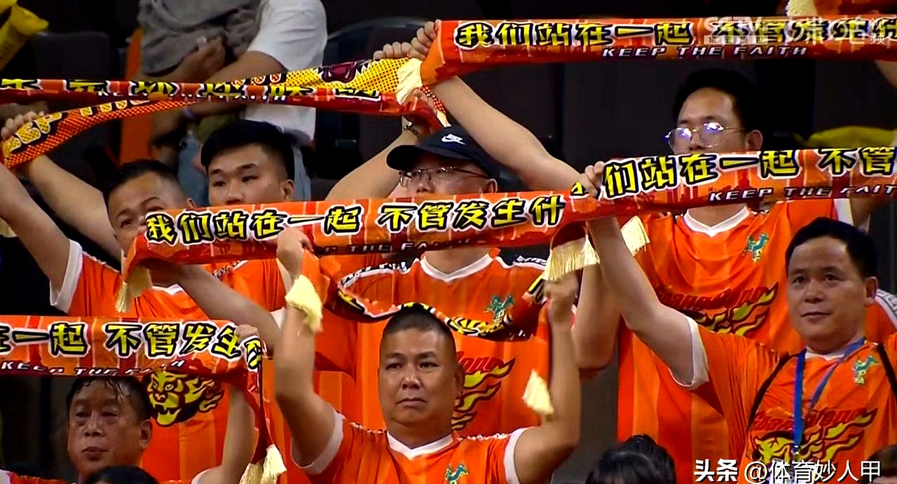 篮球比赛的热度越来越高,吸引众多球迷的简单介绍 篮球比赛的热度越来越高,吸引众多球迷的简单介绍