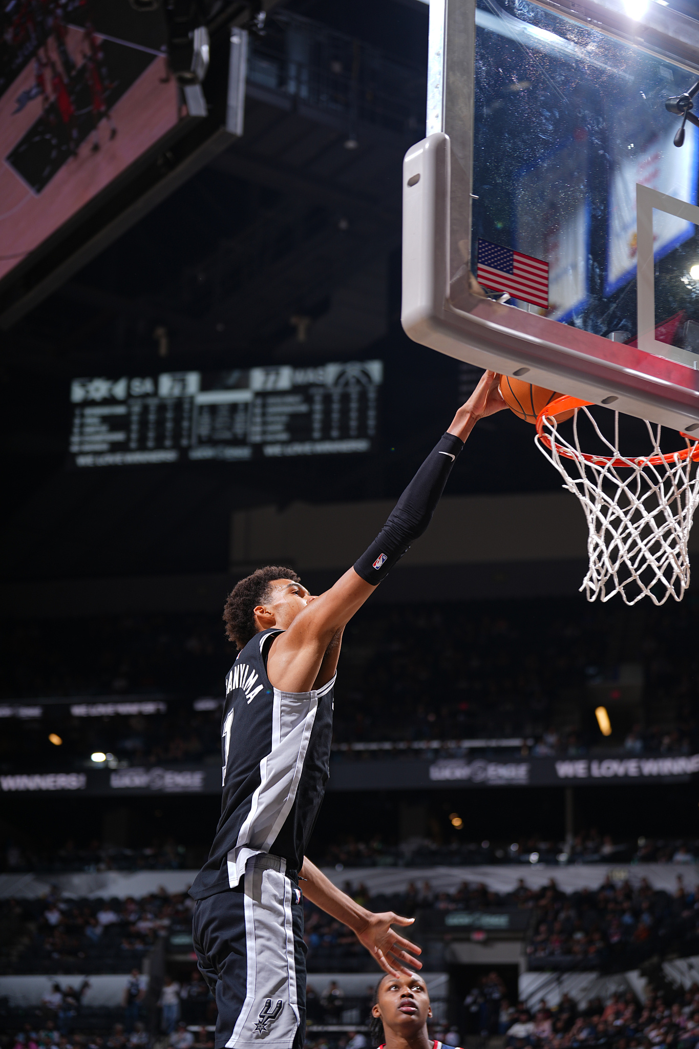 马刺告负，主教练寻求改进战术的简单介绍