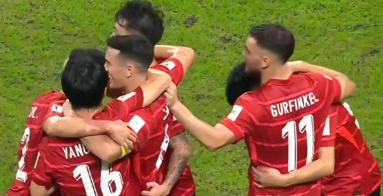 久违的胜利，球员们欢呼不已的简单介绍