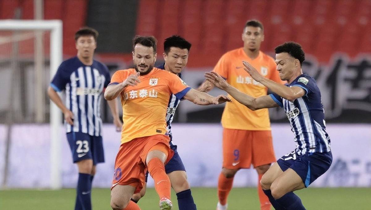 克服伤势，中超球员再次迎战强敌