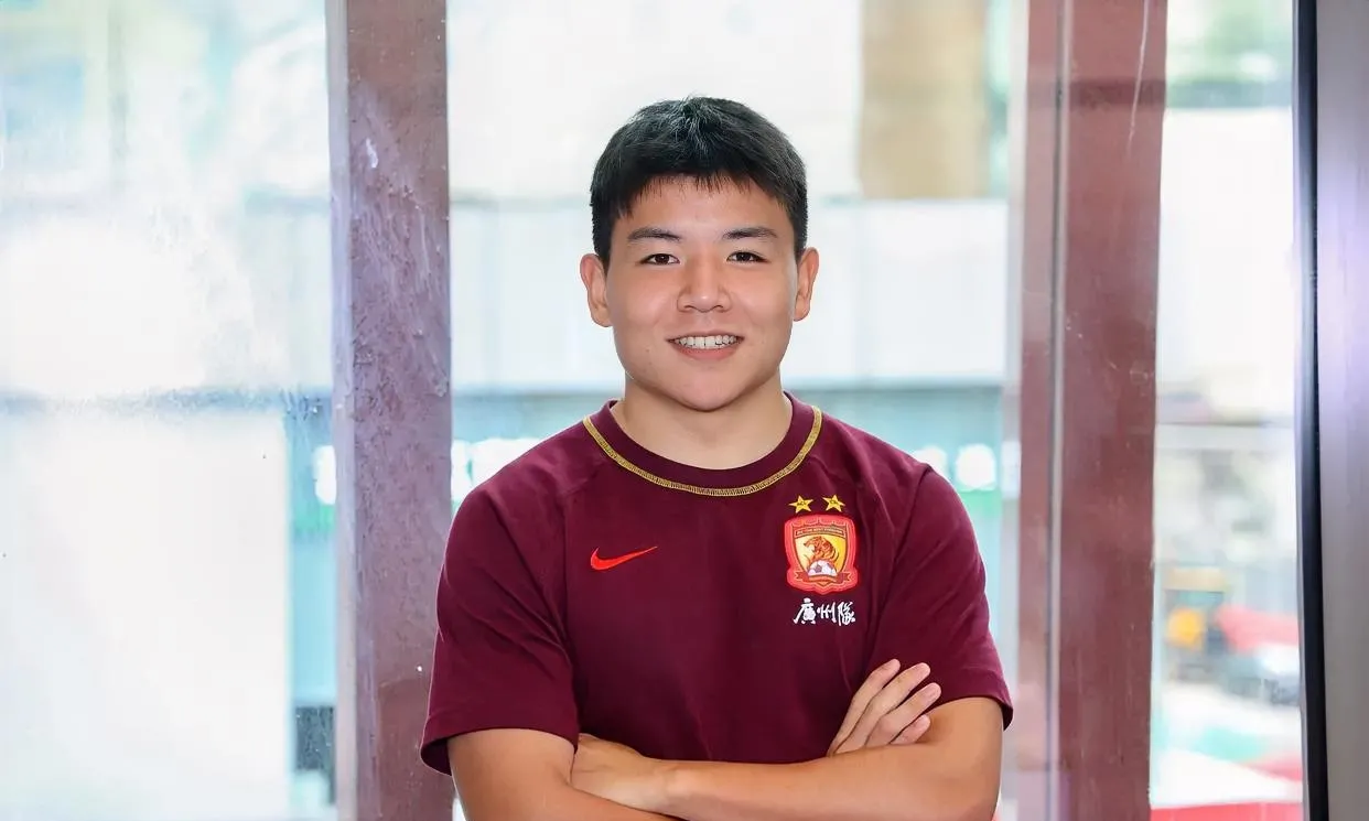 马尔基队员冲锋陷阵,传球精准成功获胜 马尔基队员冲锋陷阵,传球精准成功获胜