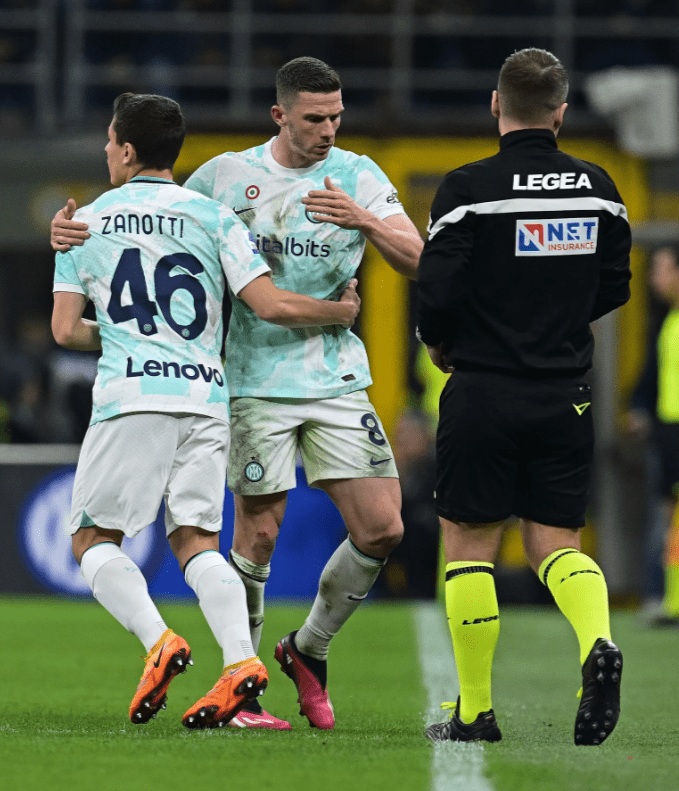 马尔基队员冲锋陷阵,传球精准成功获胜 马尔基队员冲锋陷阵,传球精准成功获胜