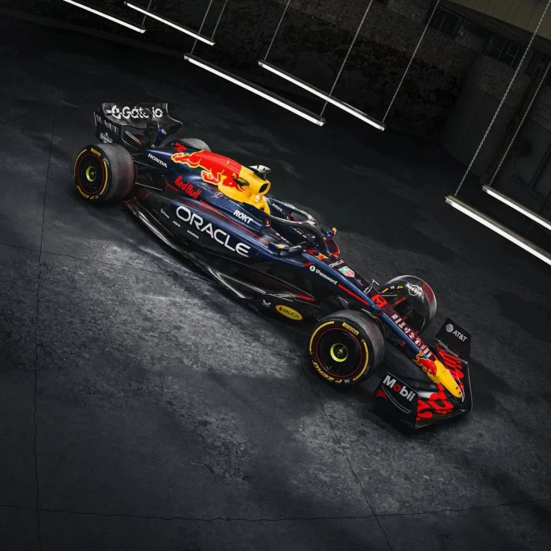 哈斯车队逆转迈凯伦，拉塞尔惊艳四座的简单介绍