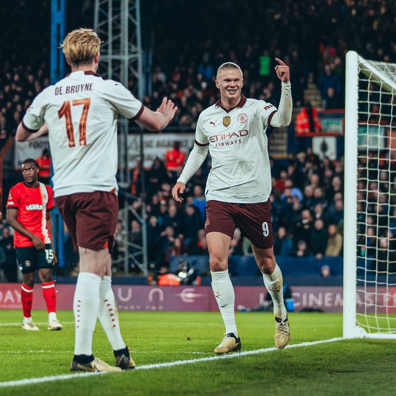 挪威鏖战巴萨,哈兰德扛起全队的简单介绍 挪威鏖战巴萨,哈兰德扛起全队的简单介绍