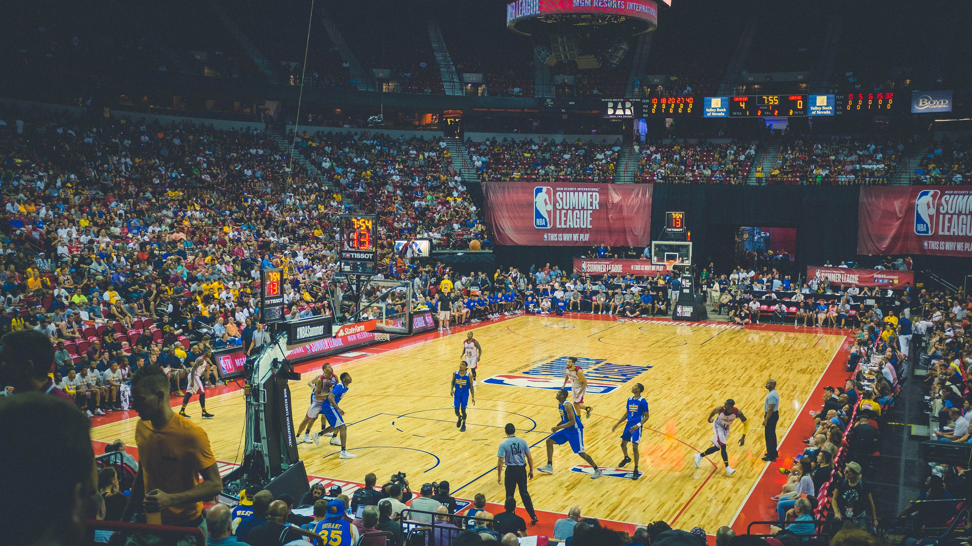 舞台越大越强,布伦森的F1年度争冠之夜