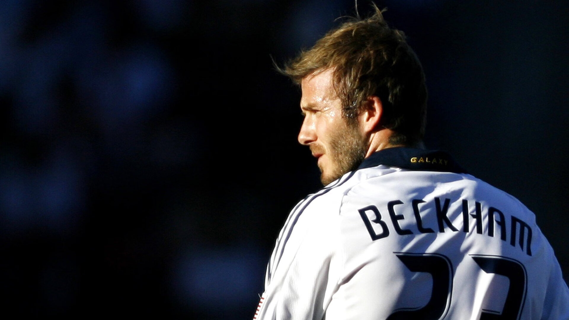 戈贝尔惊艳四座！湖人季前赛对阵上海队，法国铁塔展现统治级防守