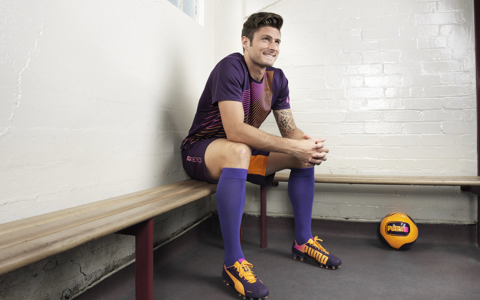 东方闪电与西方王权，当日本速胜毕尔巴鄂，本泽马已在国家德比加冕