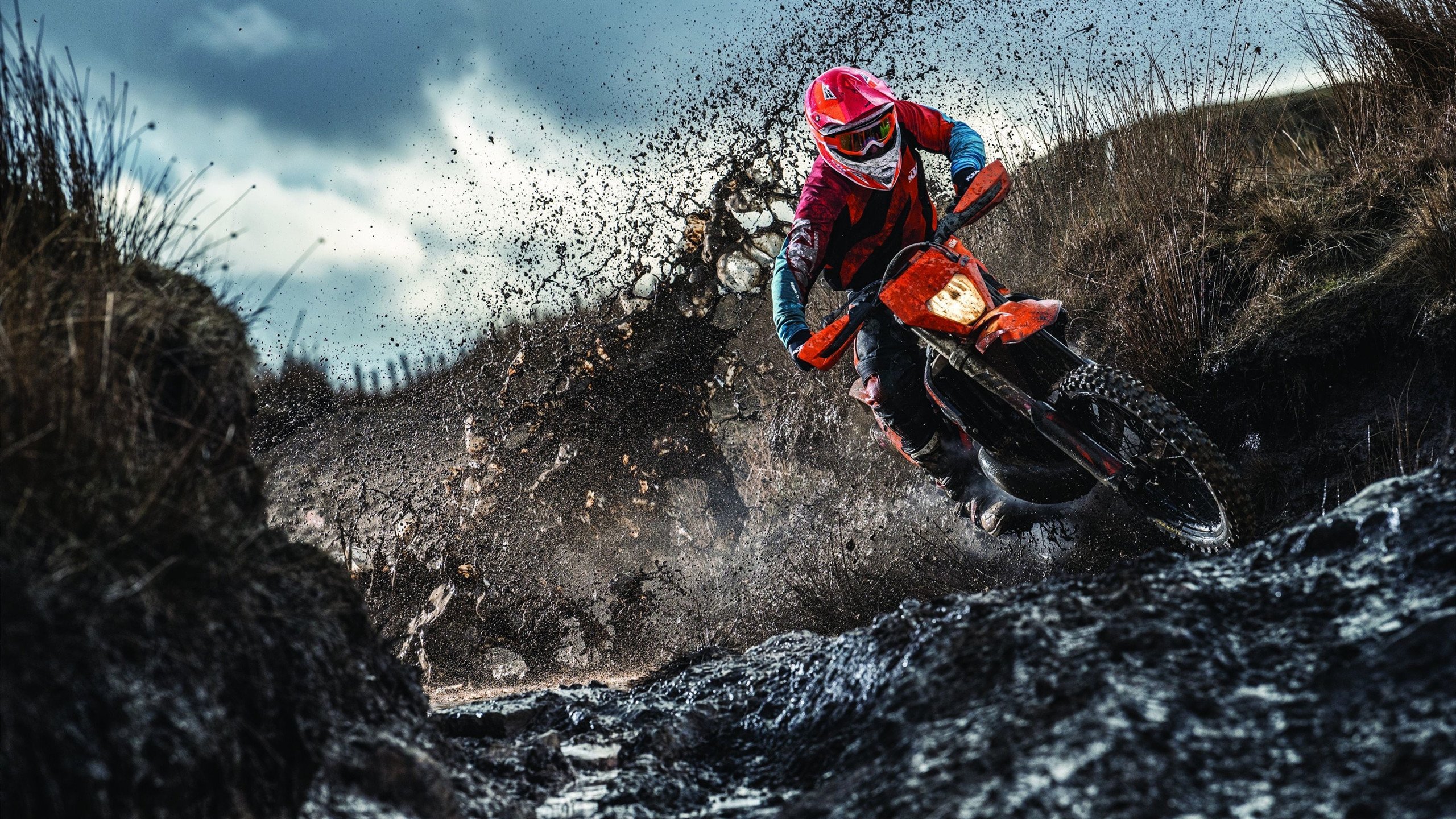 雷霆绝杀青岛队，克莱扛起全队，绝境中的孤胆英雄